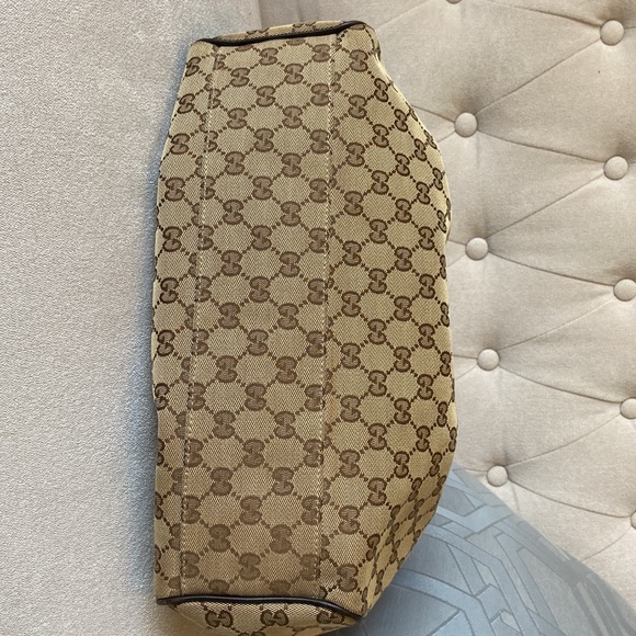 Authentic Gucci handbag - Picture 3 of 9